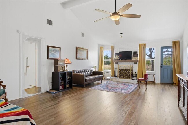 Foto del edificio - 12910 Council Bluff Dr