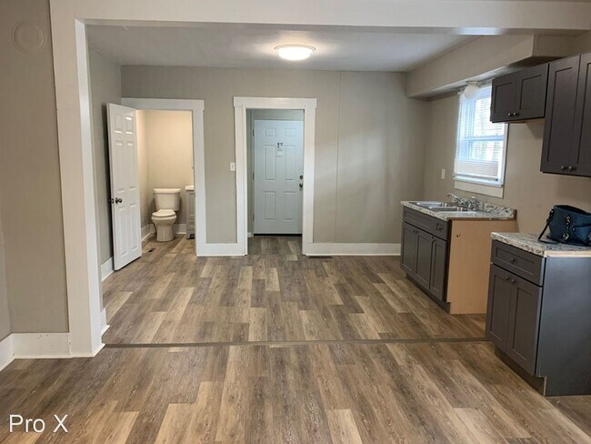 Foto del edificio - 3 br, 1.5 bath House - 717 E 10th