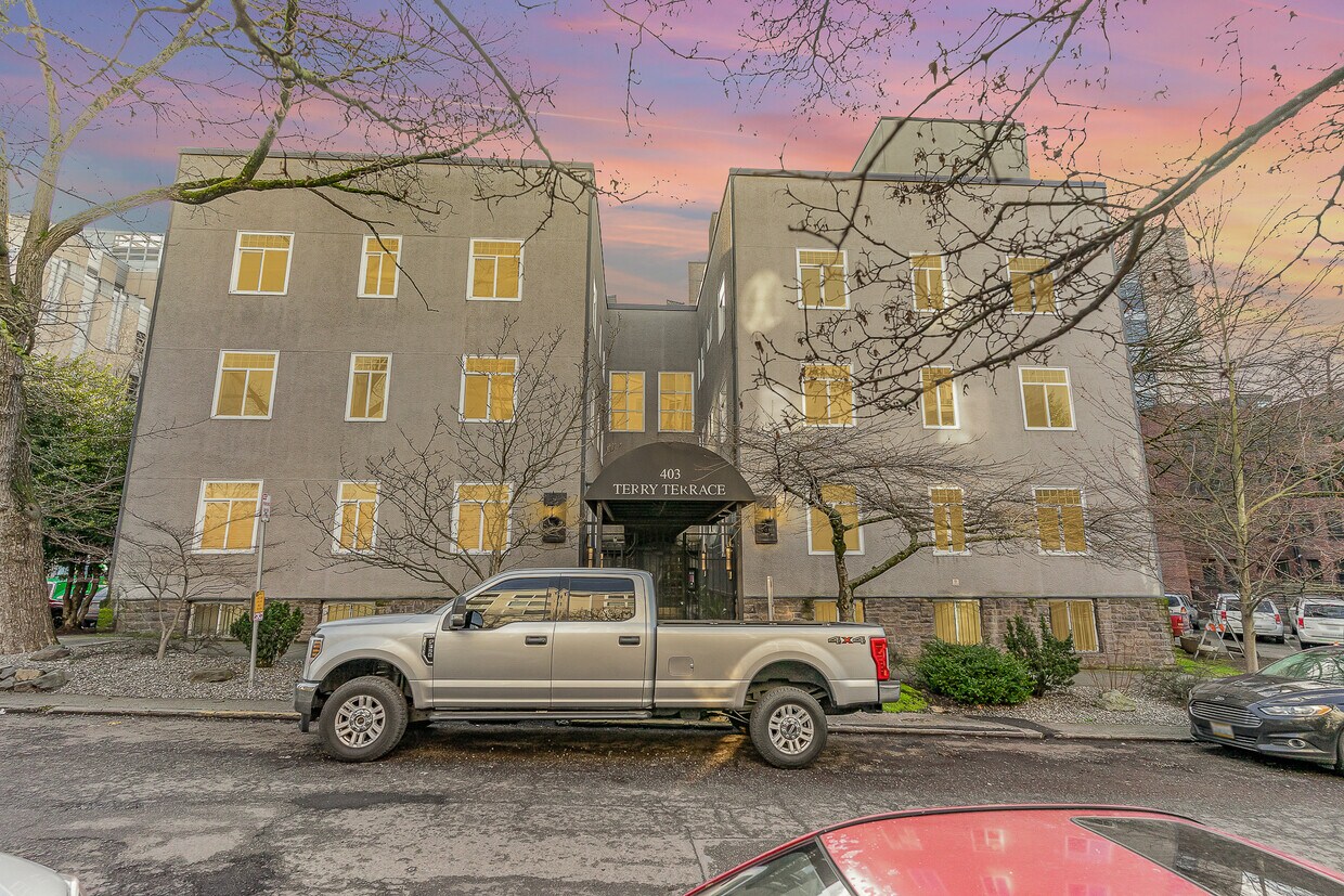 Primary Photo - 403 Terry Ave