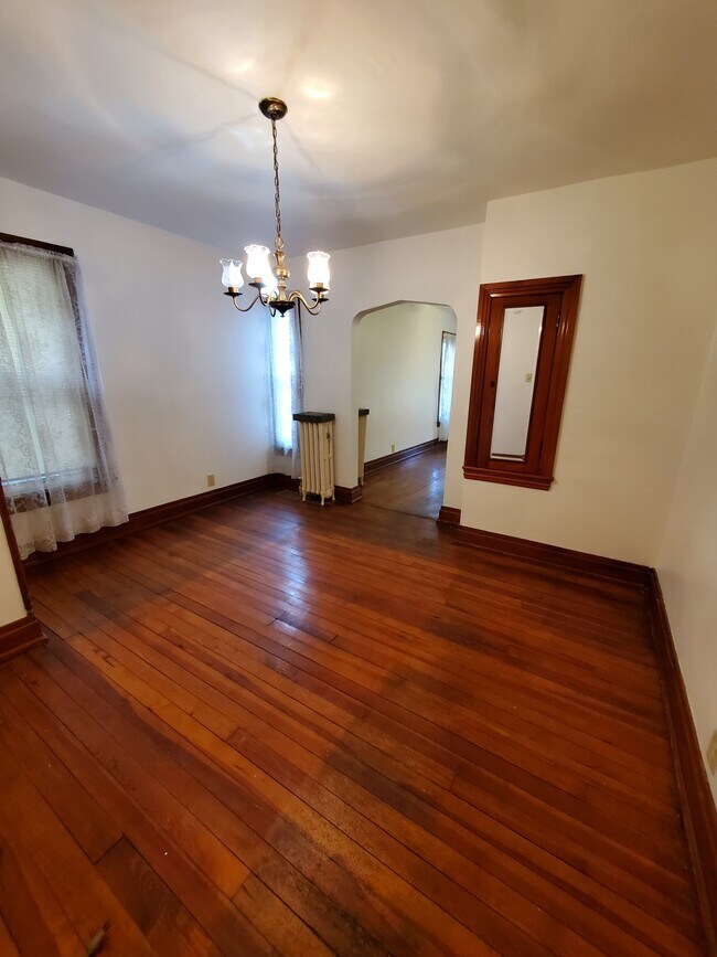 Comedor - 308 E Middle St