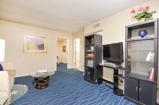 Building Photo - 3595 Woodbriar Cir