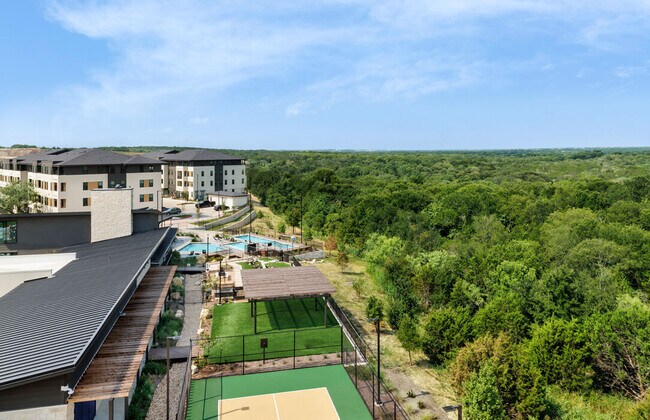 Building Photo - Cadena at the Falls