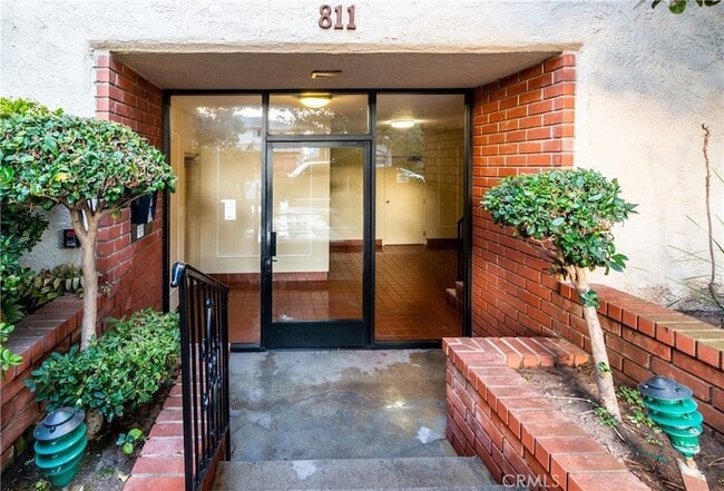 Photo - 811 6th St Apartment