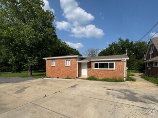 Building Photo - 6879 Lebanon Rd