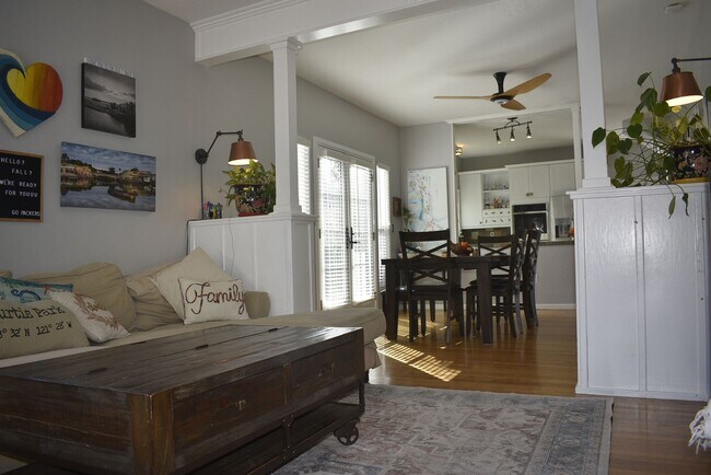 Building Photo - 2140 Portola Way