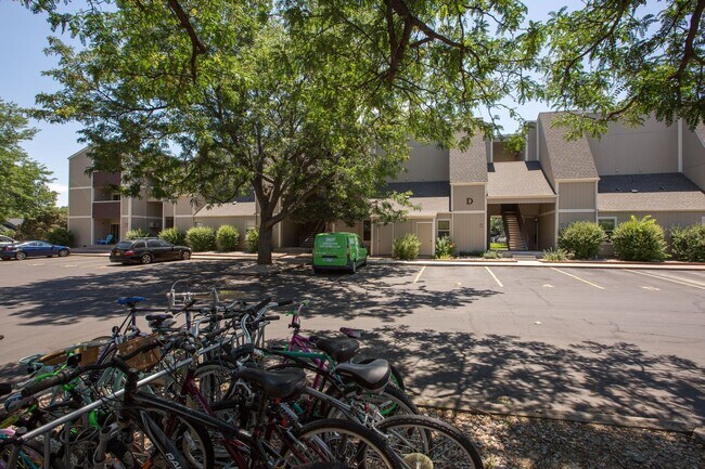 Foto del edificio - 512 E Monroe Dr