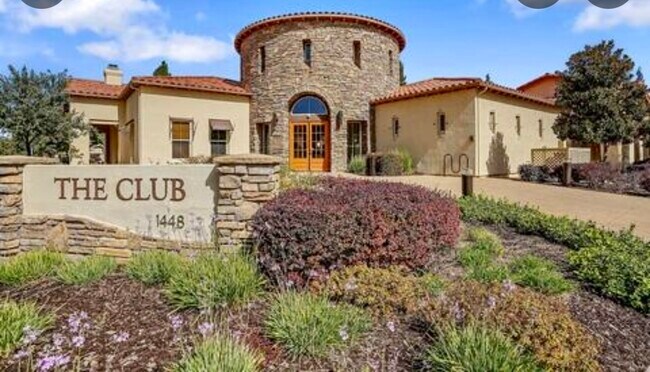 Building Photo - 1748 Dornie Cir