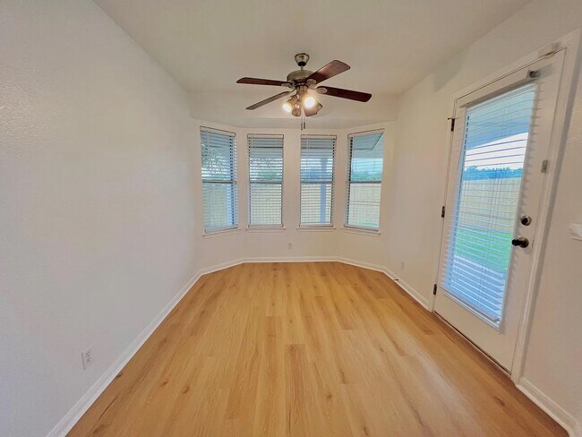 Building Photo - 1615 Royal Ascot Dr