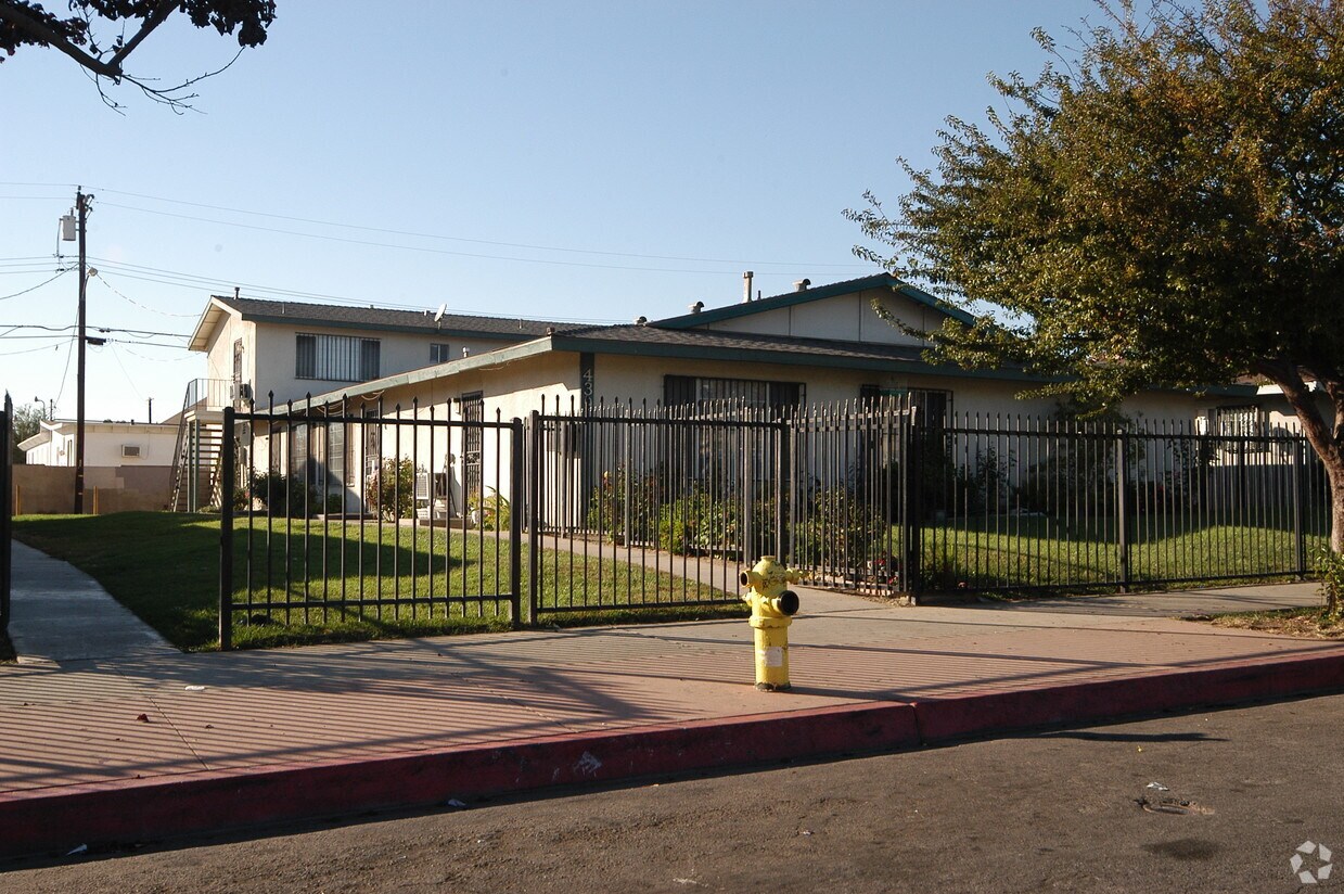 Primary Photo - 439 N Parkside Ave