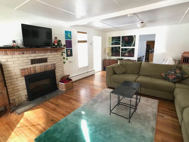 Roomy Living Room - 1107 Illinois St