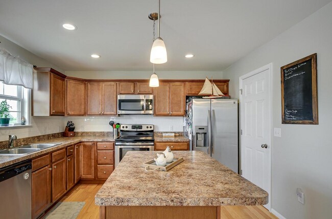 Designer Cabinets & Stainless Steel Appliances - 124 E James St