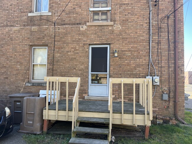 Rear entry with deck - 850 W Huron St