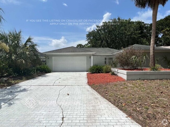 Building Photo - 1535 Lake Marion Dr