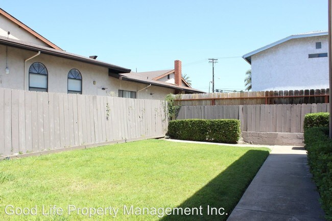 Foto del edificio - 8970 Switzer Dr