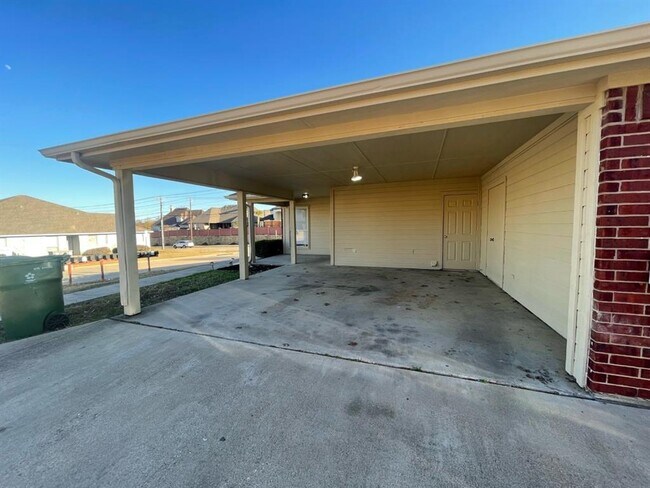 Building Photo - 2219 Ragland Rd