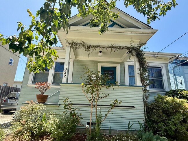 Spacious 2 Bedroom/2 Bath Fully Furnished ... - Spacious 2 Bedroom/2 Bath Fully Furnished ... House