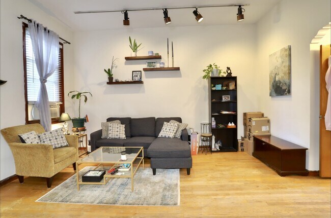 Foto del edificio - 816 Bloomfield St