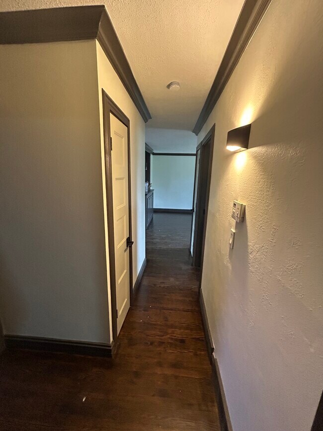Foto del edificio - 9610 Britannia Ct