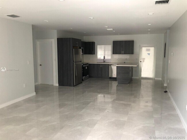 Foto del edificio - 333 SW 71st Ave