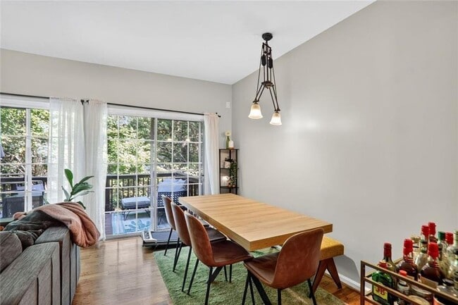 Foto del edificio - 2331 Towneheights Terrace SE