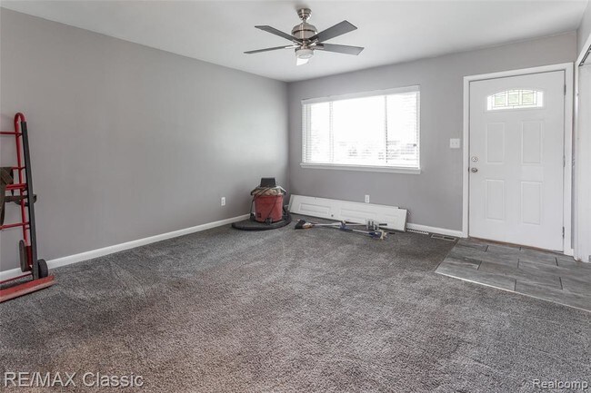 Building Photo - 1398 Elmhurst St