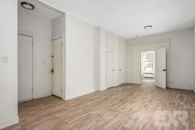 Foto del edificio - 59-29 Linden St