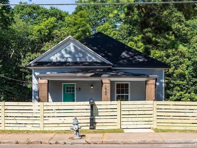 Foto del edificio - 1569 Jonesboro Rd SE