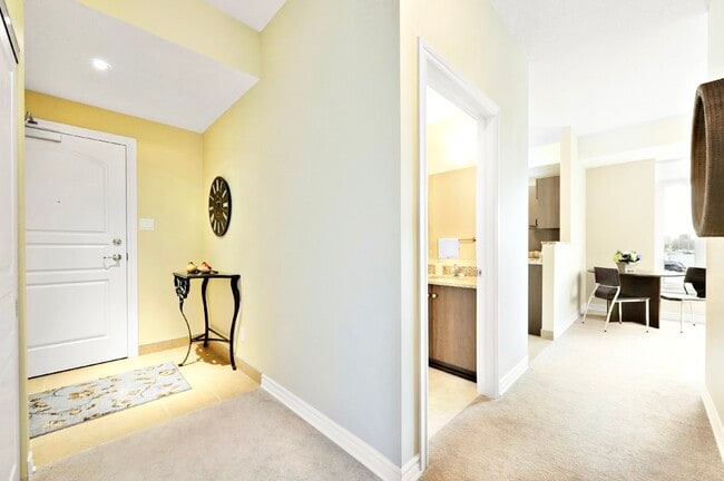 Building Photo - 2 BED - 2 BATH - OTTAWA - APARTMENT BUILDING