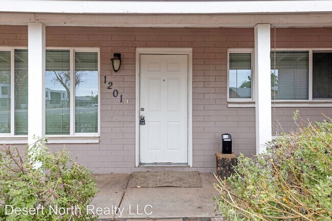 Building Photo - 5 br, 3 bath House - 1201 W 6th Street