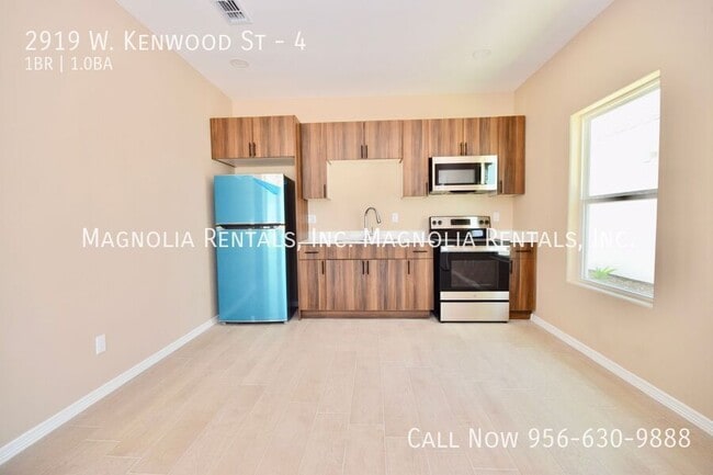 Building Photo - 2919 W Kenwood St