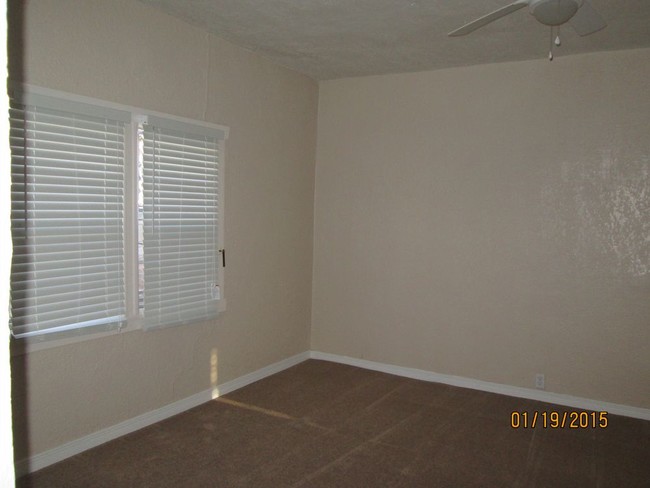 Building Photo - CENTRAL: 2 BR 1 BTH