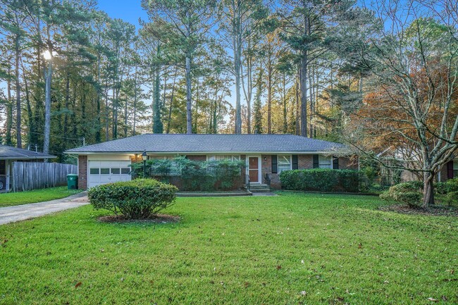 Building Photo - 3 Bedroom, 2 bath Home in Stone Mountain