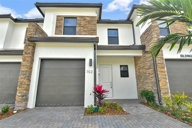 Building Photo - 702 Stellar Ct