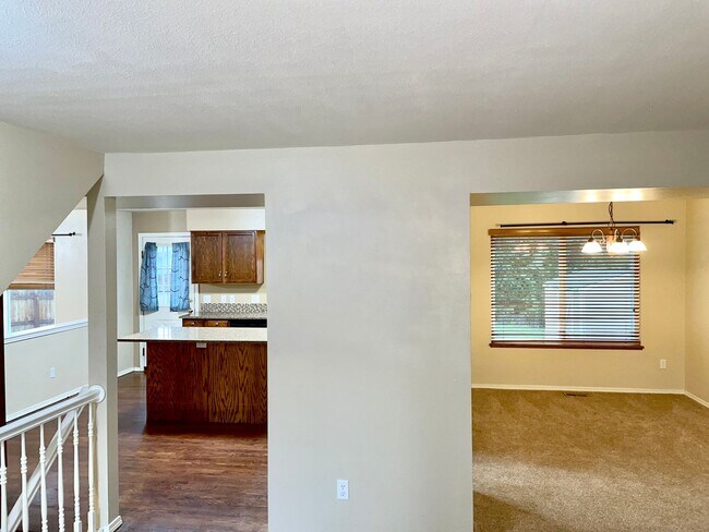 Building Photo - FANTASTIC 4 BEDROOM IN FAIRFAX