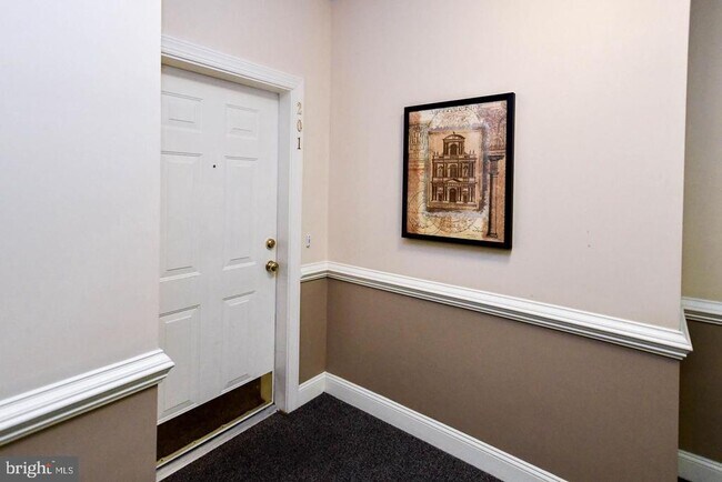 Foto del edificio - 15616 Everglade Ln