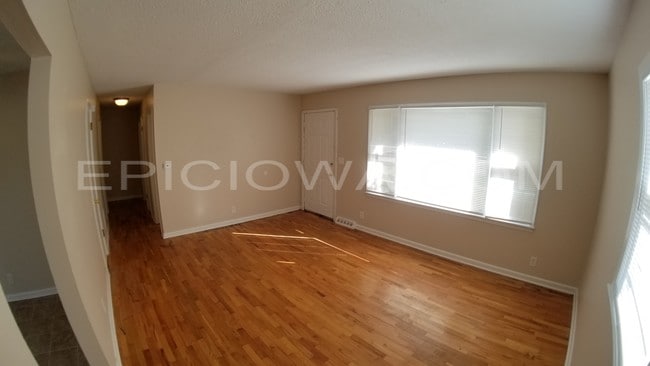 Foto del edificio - 3300 Bowling St SW