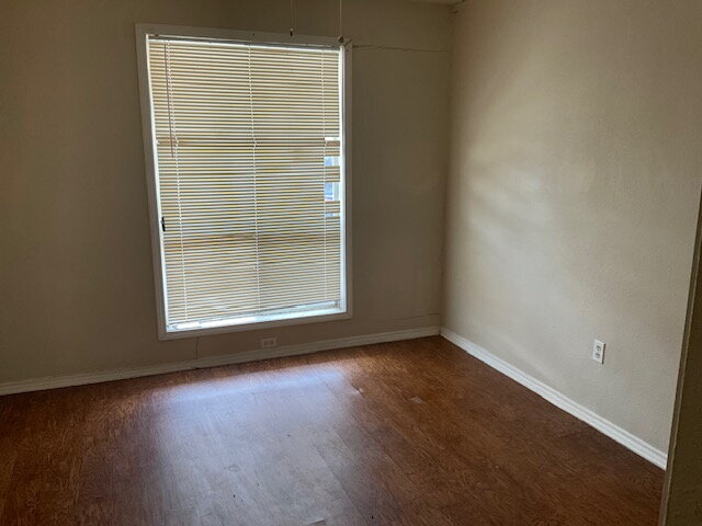 Foto del edificio - 806 McCauley Blvd