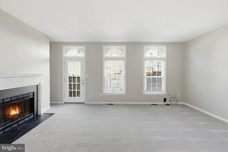 Building Photo - 7978 Revenna Ln