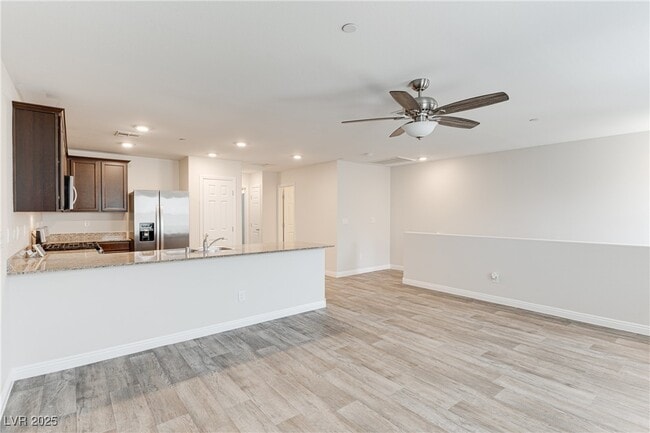Foto del edificio - 4641 Townwall St