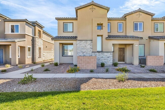 Building Photo - BRAND NEW - NEVER LIVED IN 3 BR/2.5 BA Tow...