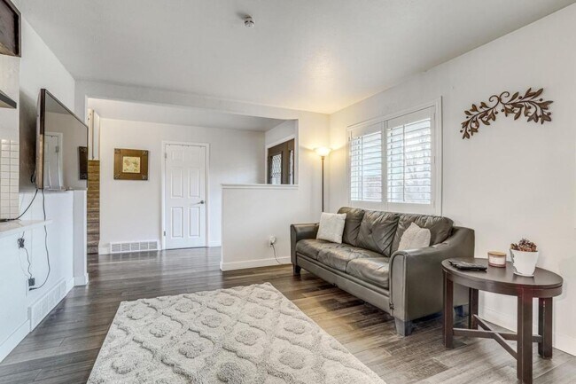 Foto del edificio - 2860 S Golden Way