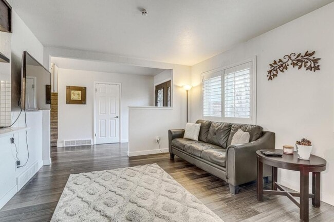 Photo - 2860 S Golden Way House