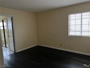 Building Photo - 2121 Sun Swept Way