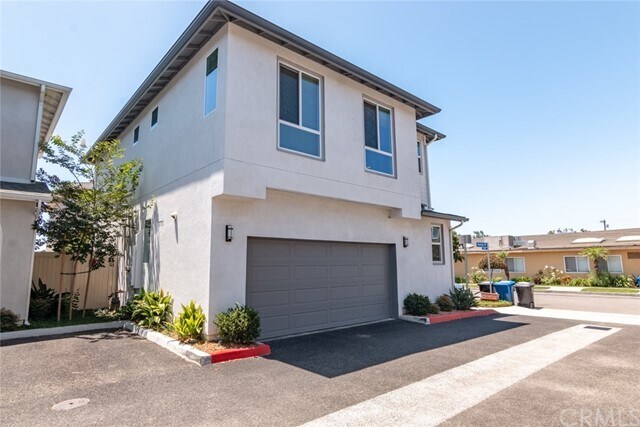 Foto del edificio - 25416 McCoy Ave
