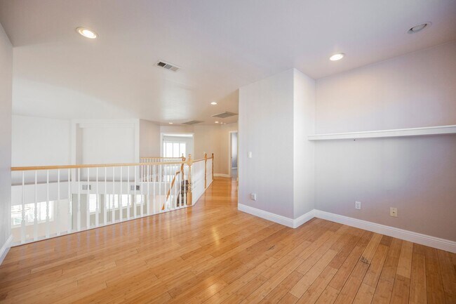 Foto del edificio - Beautiful Home in a Guard Gated Community