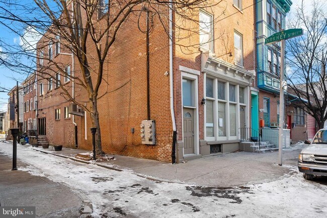 Foto del edificio - 443 Fairmount Ave