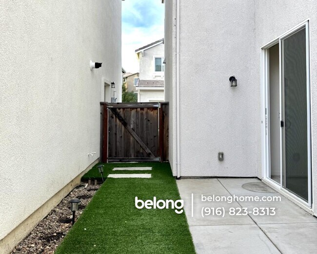 Foto del edificio - 1648 Chanticleer Ln
