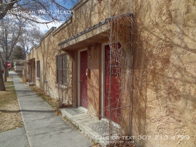 Primary Photo - Cozy apartment super close to downtown!!