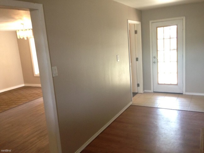 Foto del edificio - 138 Morrill Ave