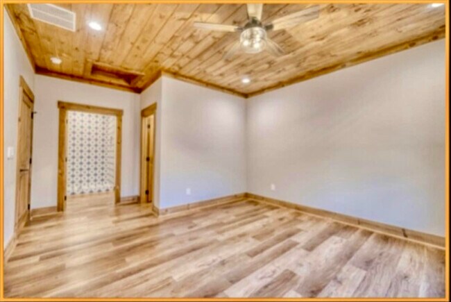 Foto del edificio - 224 E Ridge Ln